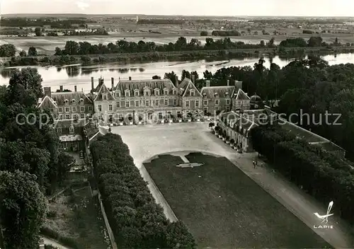 AK / Ansichtskarte Menars Fliegeraufnahme Chateau de la Marquise de Pompadour Menars