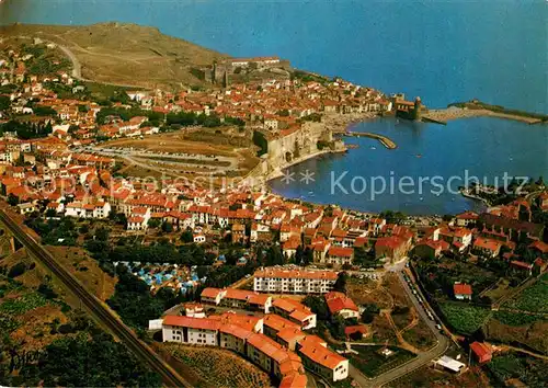 AK / Ansichtskarte Collioure Port Catalan Vue generale aerienne Collioure