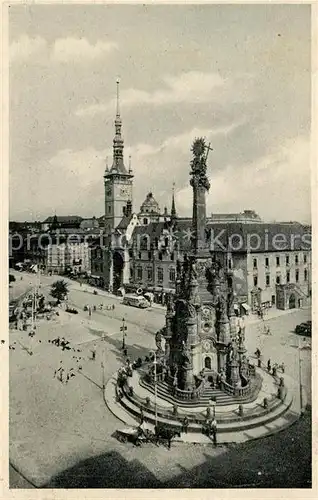 AK / Ansichtskarte Olmuetz_Olomouc Rathaus mit Dreifaltigkeitssaeule Olmuetz Olomouc