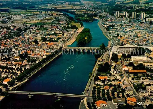 AK / Ansichtskarte Chatellerault La ville et la Vienne vue aerienne Chatellerault