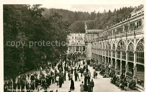 AK / Ansichtskarte Marienbad_Tschechien_Boehmen Partie an der Kreuzbrunnen Kolonnade Marienbad_Tschechien