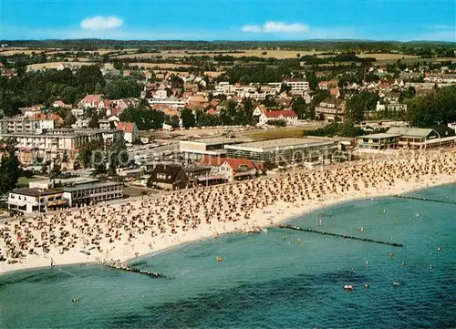 AK / Ansichtskarte Groemitz_Ostseebad Hotels Strand Fliegeraufnahme Groemitz_Ostseebad