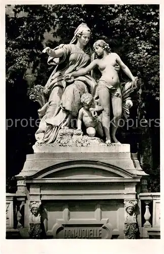 AK / Ansichtskarte Donaueschingen Denkmal Die Mutter Baar zeigt dern junden Donau den Weg nach Osten Donaueschingen