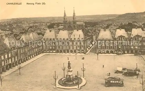 AK / Ansichtskarte Charleville Mezieres Herzogplatz Strassenbahn Charleville Mezieres