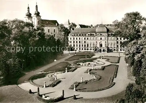AK / Ansichtskarte Donaueschingen Fuerstenberg Schloss mit Stadtkirche Donaueschingen