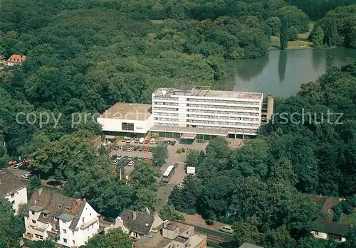 AK / Ansichtskarte Koeln_Rhein Queens Hotel Fliegeraufnahme Koeln_Rhein