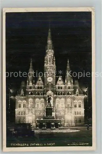 AK / Ansichtskarte Reichenberg_Liberec Rathaus bei Nacht Brunnen Reichenberg Liberec