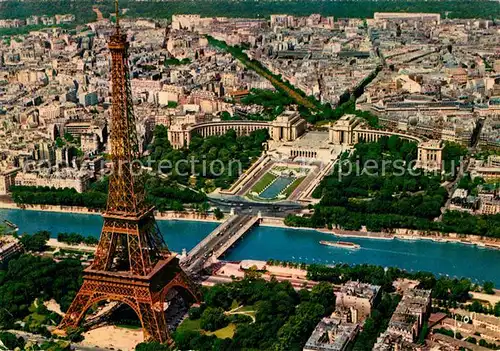 AK / Ansichtskarte Paris Tour Eiffel Palais de Chaillot Vue Aerienne  Paris