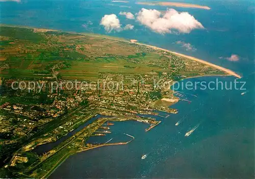 AK / Ansichtskarte Cuxhaven_Nordseebad Fliegeraufnahme mit Hafen und Badestraenden Cuxhaven_Nordseebad