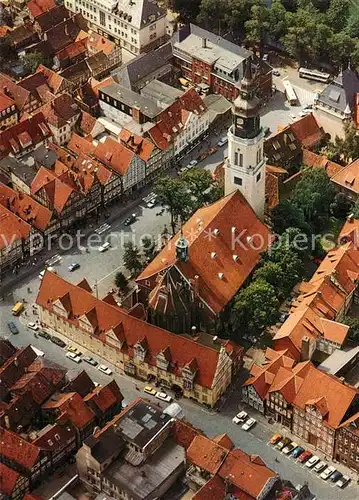 AK / Ansichtskarte Celle_Niedersachsen Fliegeraufnahme Rathaus Stadtkirche Celle_Niedersachsen