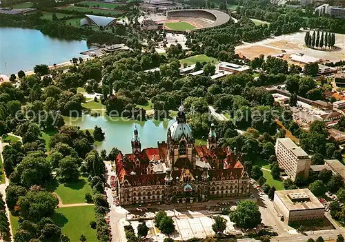 AK / Ansichtskarte Hannover Fliegeraufnahme Neues Rathaus Sportzentrum Hannover