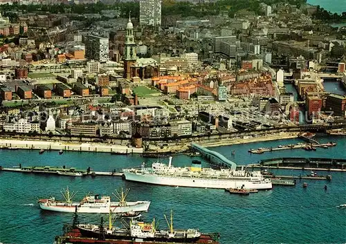 AK / Ansichtskarte Hamburg Hafen und St Michaeliskirche Fliegeraufnahme Hamburg