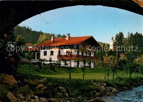 AK / Ansichtskarte Bayerisch_Eisenstein Haus Grenzwald Partie am Fluss Brueckenbogen Bayerisch_Eisenstein