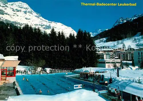 AK / Ansichtskarte Leukerbad Thermal Badecenter Sportbecken mit Rinderhorn und Balmhorn Leukerbad