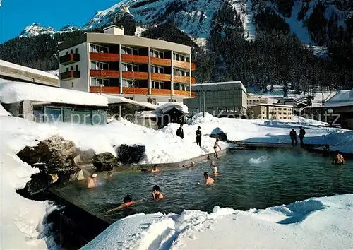 AK / Ansichtskarte Leukerbad Gehbad im Winter Alpen Leukerbad
