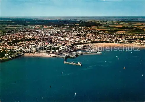 AK / Ansichtskarte Royan_Charente Maritime Facade du Foncillon et du port La Grande Plage vue aerienne Royan Charente Maritime