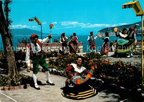 AK / Ansichtskarte Sorrento_Campania Panorama con Vesuvio Vulkan Vesuv Trachten Volkstanz Sorrento Campania