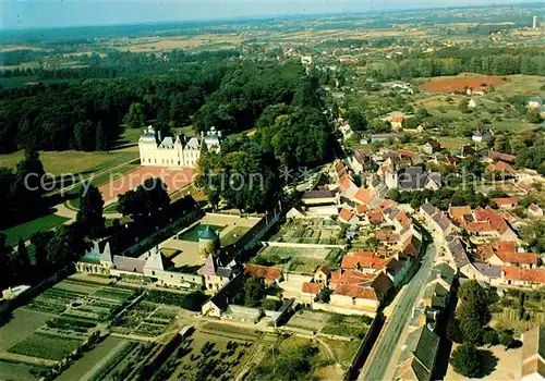 AK / Ansichtskarte Cheverny Chateau Schloss Fliegeraufnahme Cheverny