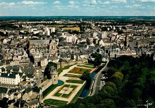 AK / Ansichtskarte Vannes Les jardins e les remparts Vue aerienne Vannes