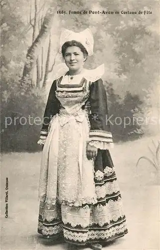 AK / Ansichtskarte Pont Aven Jeune Femme en Costume de Fete Trachten Pont Aven