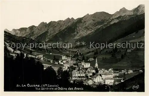 AK / Ansichtskarte La_Clusaz Vue generale et Chaine des Aravis La_Clusaz