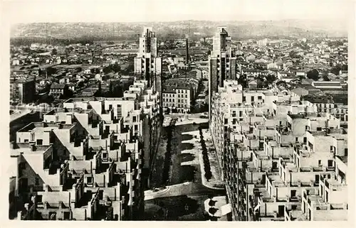 AK / Ansichtskarte Villeurbanne Les Gratteciel Habitations modernes et anciennes Villeurbanne