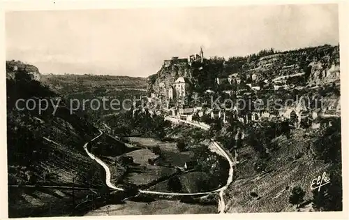 AK / Ansichtskarte Rocamadour Vue generale et Boucle de la Route de Cahors Rocamadour