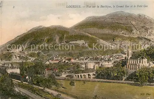 AK / Ansichtskarte Lourdes_Hautes_Pyrenees Vue sur la Basilique le Grand Ger et le Petit Ger Lourdes_Hautes_Pyrenees