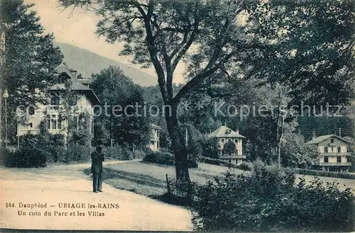 AK / Ansichtskarte Uriage les Bains_Isere Un coin du Parc et les Villas Uriage les Bains_Isere