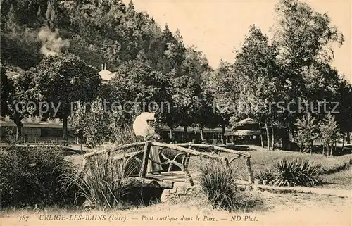 AK / Ansichtskarte Uriage les Bains_Isere Pont rustique dans le Parc Uriage les Bains_Isere