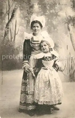 AK / Ansichtskarte Pont Aven Jeune Fille et Fillette Costumes Trachten Pont Aven