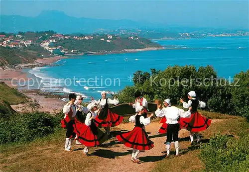 AK / Ansichtskarte Bidart Danse folklorique du Pays Basque Folkloretanz Baskenland Trachten Bidart