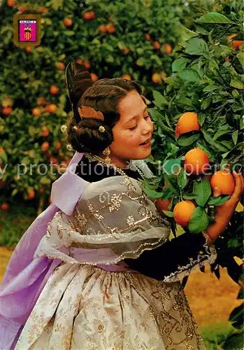 AK / Ansichtskarte Valencia_Valenciana Valenciana entre naranjos Maedchen Trachten Valencia_Valenciana