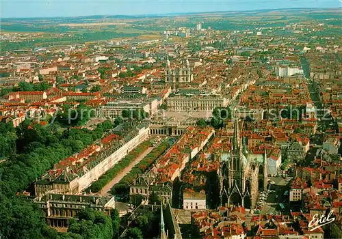 AK / Ansichtskarte Nancy_Lothringen Palais Ducal Eglise Palais du Gouvernement Place Arc de Triomphe Hotel de Ville Cathedrale vue aerienne Nancy Lothringen