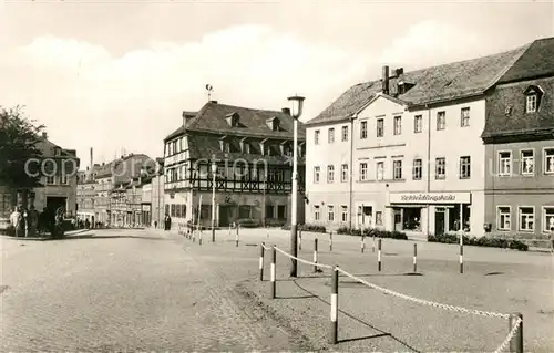 AK / Ansichtskarte Zwoenitz Marktplatz Blick in die Bahnhofstrasse Zwoenitz