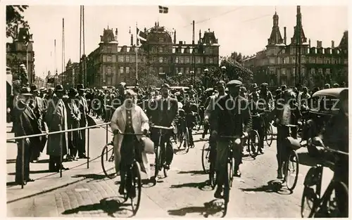AK / Ansichtskarte Kobenhavn Dronning Louises Bro Cykletrafik Queen Louise Bridge Cycle Traffic Kobenhavn