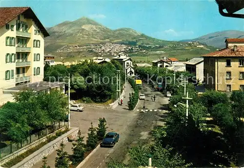 AK / Ansichtskarte Roccaraso Viale Roma Sullo sfondo Rivis Roccaraso