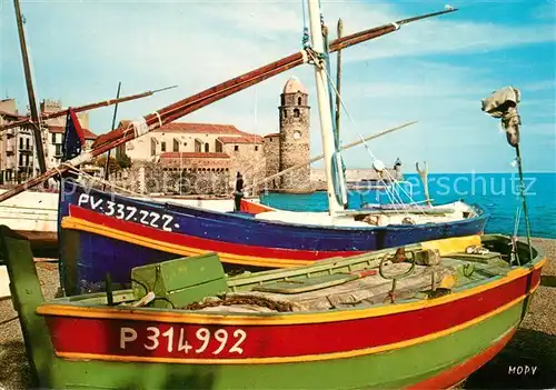 AK / Ansichtskarte Collioure Le port et l eglise Collioure