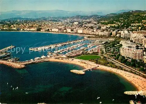 AK / Ansichtskarte Cannes_Alpes Maritimes Port Pierre Canto et la Croisette Vue aerienne Cannes Alpes Maritimes