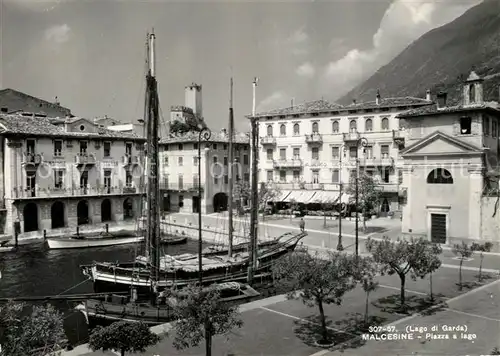 AK / Ansichtskarte Malcesine_Lago_di_Garda Piazza a lago Malcesine_Lago_di_Garda