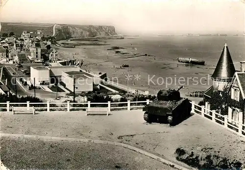 AK / Ansichtskarte Arromanches les Bains Port Winston Vue generale Au centre le Musee Arromanches les Bains