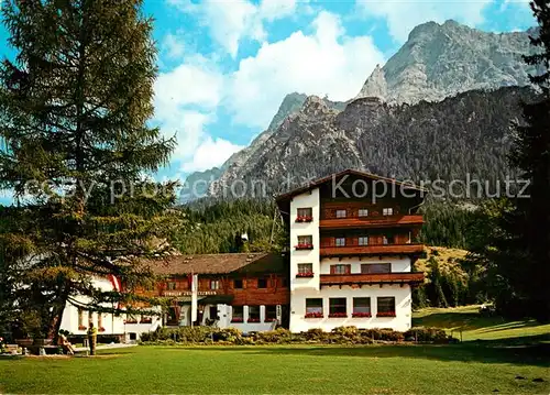 AK / Ansichtskarte Ehrwald_Tirol Talstation und Hotel der Tiroler Zugspitzbahn mit Zugspitze Ehrwald Tirol