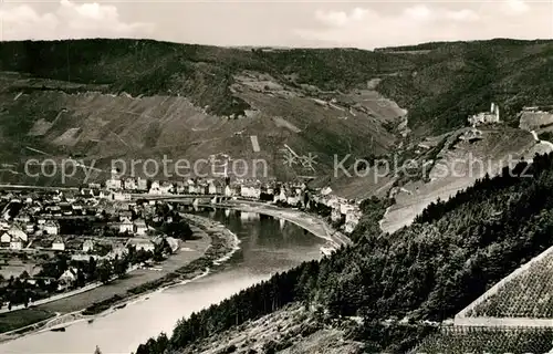 AK / Ansichtskarte Bernkastel Kues Moselpartie mit Burg Landshut Bernkastel Kues