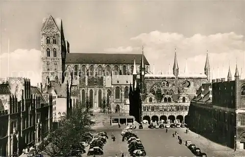 AK / Ansichtskarte Luebeck St Marien und Rathaus Luebeck