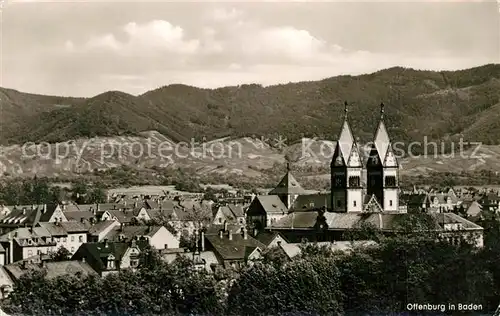 AK / Ansichtskarte Offenburg Teilansicht mit Kirche Offenburg