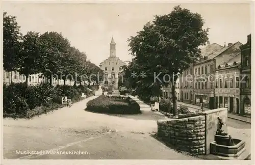 AK / Ansichtskarte Markneukirchen Rathaus Park Markneukirchen