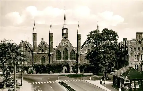 AK / Ansichtskarte Luebeck Koberg mit Hl Geist Hospital Luebeck