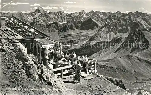 AK / Ansichtskarte Nebelhorn Gipfelhuette mit Hochvogel Fernsicht Alpenpanorama Nebelhorn