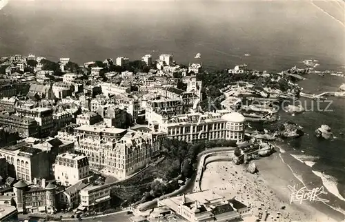 AK / Ansichtskarte Biarritz_Pyrenees_Atlantiques Casino Rotonde Port des Pecheurs vers le Rocher de la Vierge vue aerienne Biarritz_Pyrenees