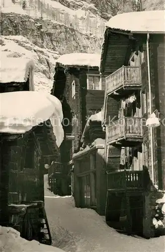 AK / Ansichtskarte Zermatt_VS Alte Gasse Winter Zermatt_VS